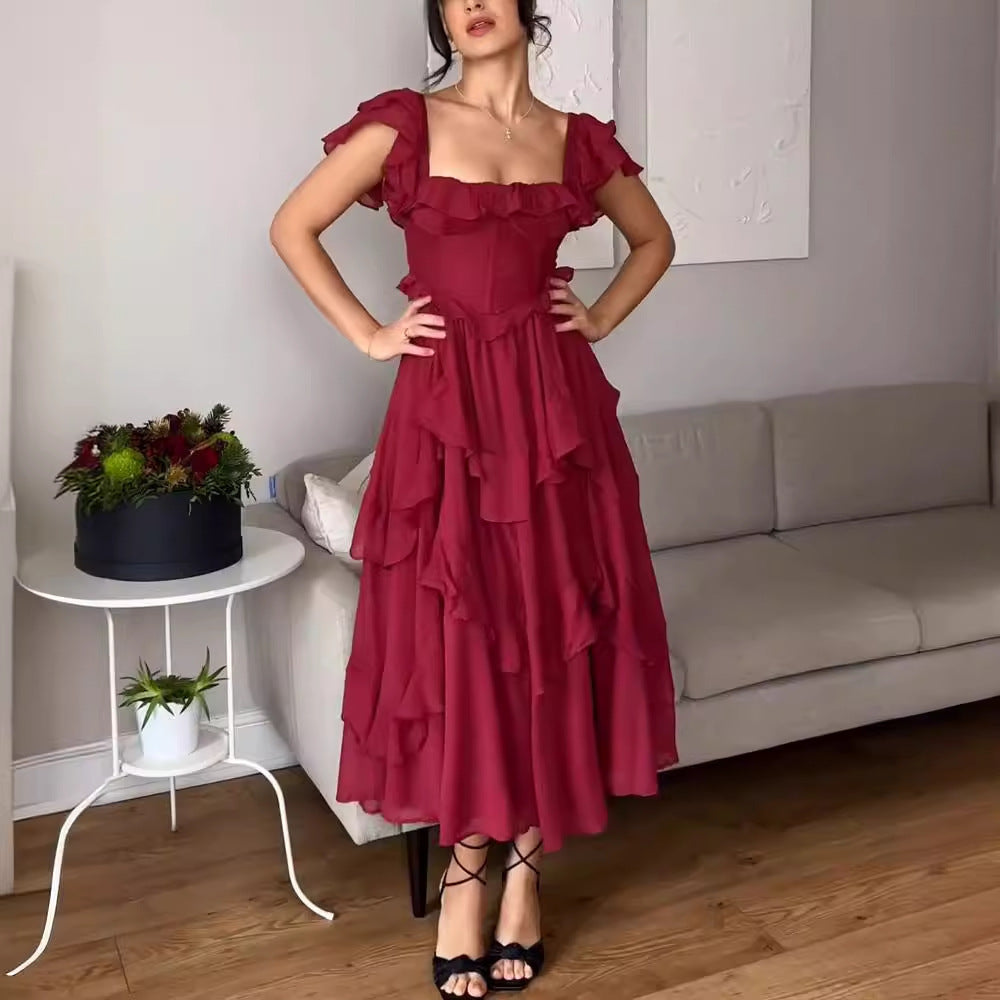 Robe longue à volants, décolleté carré