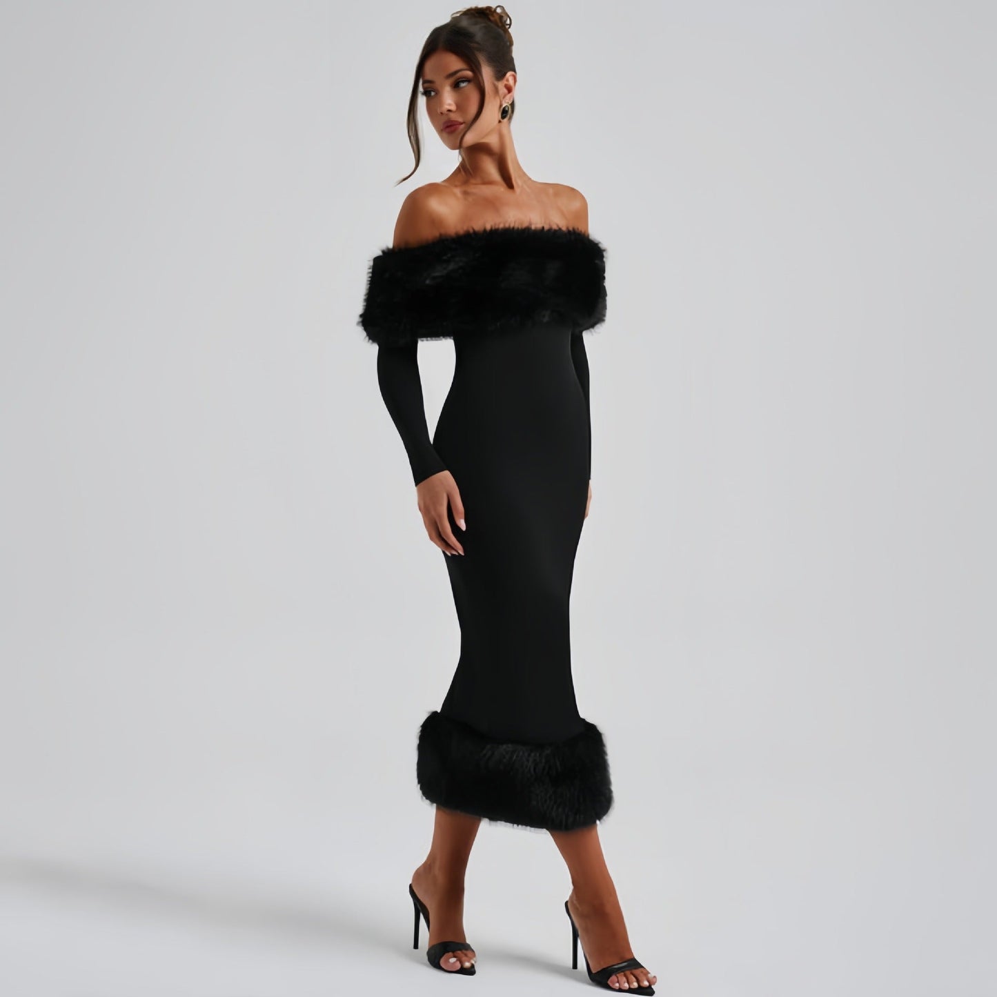 Robe élégante moulante à manches longues avec col en fourrure