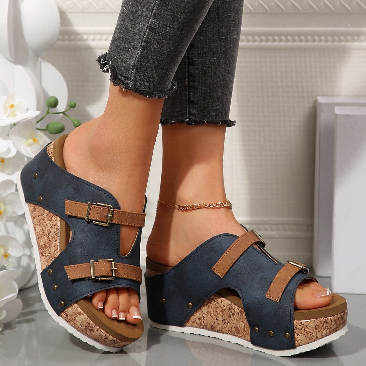 Sandales Compensées à Boucle Style Romain
